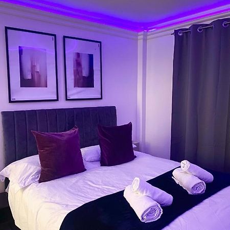 Stylish En Suite Double Room Kensington 런던 외부 사진