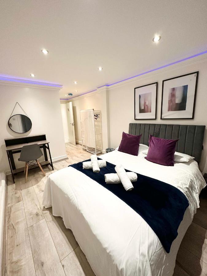 Stylish En Suite Double Room Kensington 런던 외부 사진