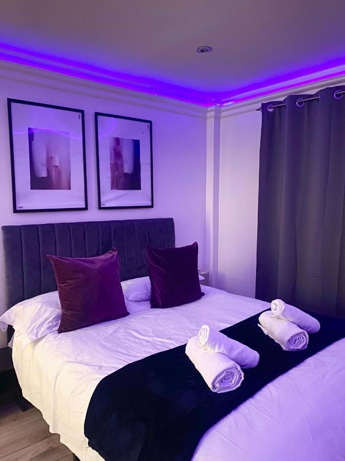 Stylish En Suite Double Room Kensington 런던 외부 사진